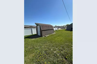 105 Oscar Avenue N, Canby, MN 56220 - Photo 3