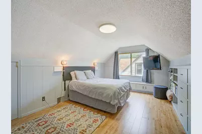 2011 Vincent Avenue N, Minneapolis, MN 55411 - Photo 11