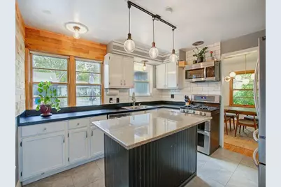2011 Vincent Avenue N, Minneapolis, MN 55411 - Photo 5