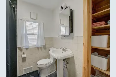 2011 Vincent Avenue N, Minneapolis, MN 55411 - Photo 9