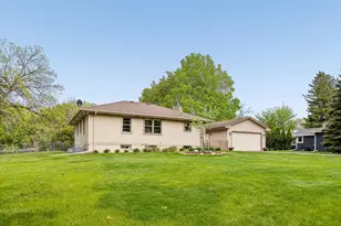 9509 Briar Cir, Bloomington, MN 55437 - Photo 7