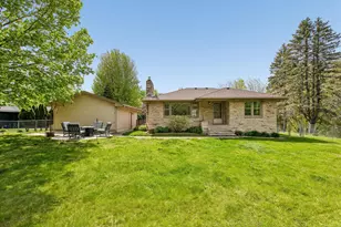 9509 Briar Cir, Bloomington, MN 55437 - Photo 3
