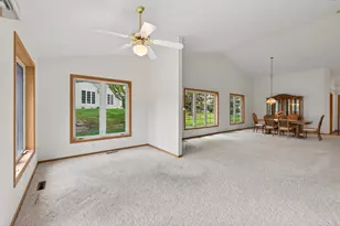 6437 Brook Ln, Savage, MN 55378 - Photo 7