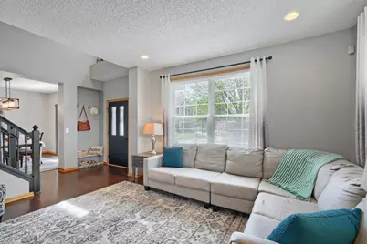 890 Braunworth Court, Chaska, MN 55318 - Photo 5