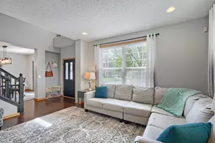 890 Braunworth Ct, Chaska, MN 55318 - Photo 5