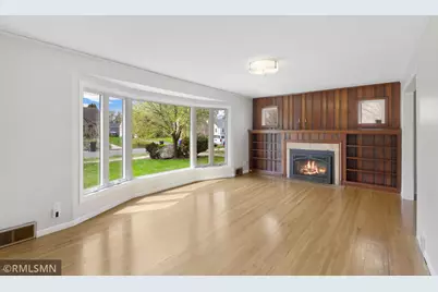 915 Nebraska Avenue W, Saint Paul, MN 55117 - Photo 3