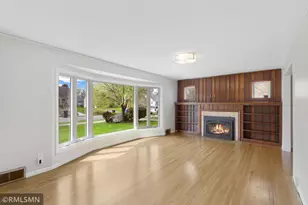 915 Nebraska Ave W, Saint Paul, MN 55117 - Photo 3