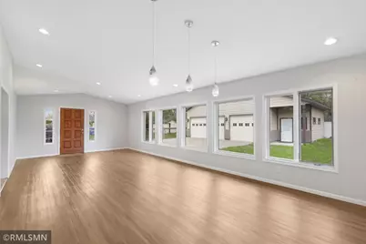 915 Nebraska Avenue W, Saint Paul, MN 55117 - Photo 15