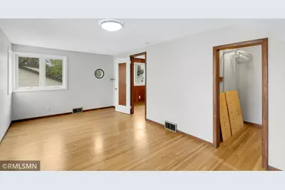 915 Nebraska Avenue W, Saint Paul, MN 55117 - Photo 25