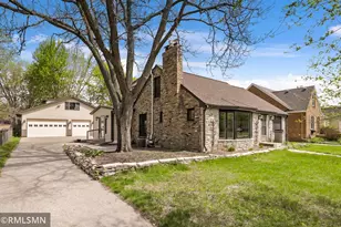 915 Nebraska Ave W, Saint Paul, MN 55117 - Photo 1