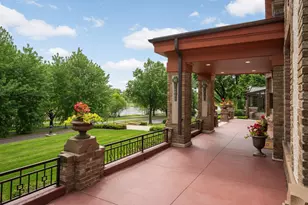 2224 W Lake of the Isles Pkwy, Minneapolis, MN 55405 - Photo 5