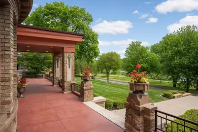 2224 W Lake Of The Isles Parkway, Minneapolis, MN 55405 - Photo 5