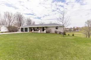506 E Summit St, Battle Lake, MN 56515 - Photo 3