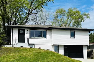 427 21st Ave SW, Rochester, MN 55902 - Photo 1