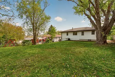 427 21st Avenue SW, Rochester, MN 55902 - Photo 3