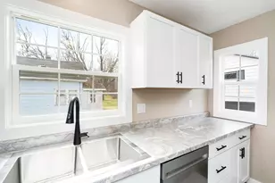 4005 W 9th St, Duluth, MN 55807 - Photo 17