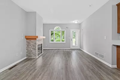 1234 Crystal Place E, Chaska, MN 55318 - Photo 9