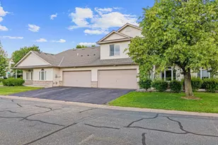 1234 Crystal Pl E, Chaska, MN 55318 - Photo 3