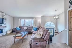 11212 Pozar Rd, Chisholm, MN 55719 - Photo 3