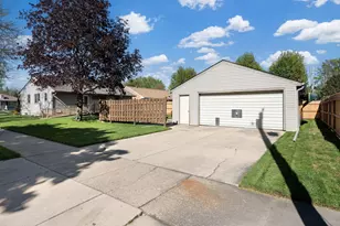 1900 5th Ave SE, Austin, MN 55912 - Photo 7