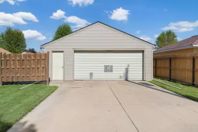 1900 5th Avenue SE, Austin, MN 55912 - Photo 5