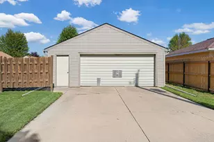 1900 5th Ave SE, Austin, MN 55912 - Photo 5