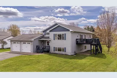 339 11th Street NE, Milaca, MN 56353 - Photo 3