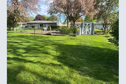 799 4th Street SW, Wells, MN 56097 - Photo 3