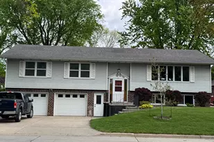 799 4th St SW, Wells, MN 56097 - Photo 1