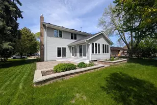 1705 James Ct, Burnsville, MN 55337 - Photo 3
