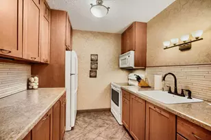 2495 Canabury Dr, Little Canada, MN 55117 - Photo 5