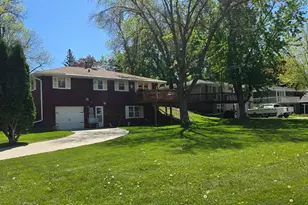 1702 Frank Hall Dr, Albert Lea, MN 56007 - Photo 9