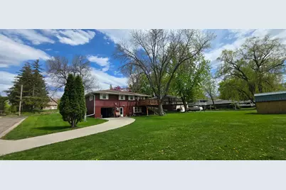 1702 Frank Hall Drive, Albert Lea, MN 56007 - Photo 3