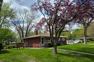 1702 Frank Hall Dr, Albert Lea, MN 56007 - Photo 3