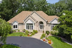 689 Brookside Ln, Mendota Heights, MN 55118 - Photo 1