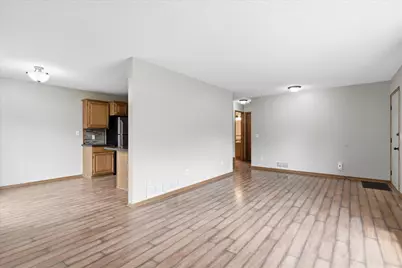 6762 Gretchen Court N, Oakdale, MN 55128 - Photo 11