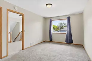 6762 Gretchen Ct N, Oakdale, MN 55128 - Photo 31