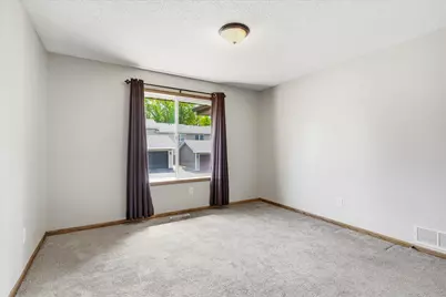 6762 Gretchen Court N, Oakdale, MN 55128 - Photo 25