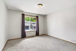 6762 Gretchen Ct N, Oakdale, MN 55128 - Photo 25