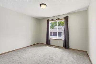 6762 Gretchen Court N, Oakdale, MN 55128 - Photo 23