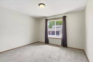6762 Gretchen Ct N, Oakdale, MN 55128 - Photo 23