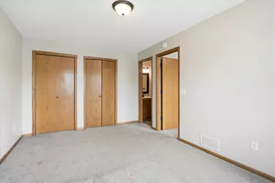 6762 Gretchen Court N, Oakdale, MN 55128 - Photo 29