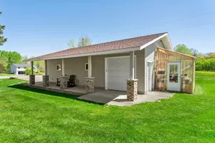 5916 Galaxy Rd, Saint Augusta, MN 56301 - Photo 9