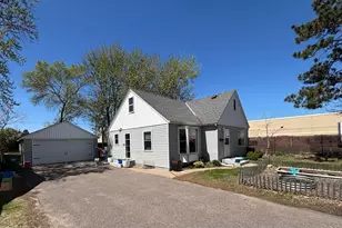 5413 Hampshire Ave N, Crystal, MN 55428 - Photo 3