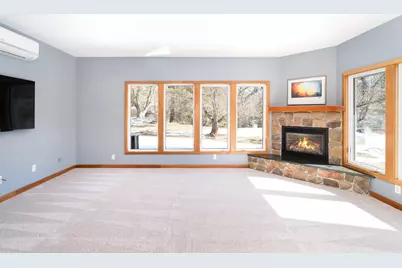 214 S 32nd Avenue E, Duluth, MN 55812 - Photo 9