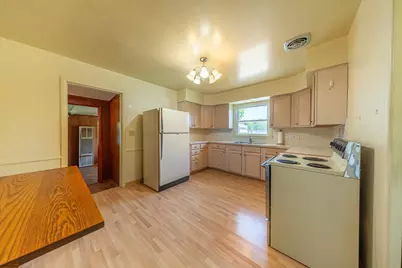 223 Central Avenue N, Wayzata, MN 55391 - Photo 9