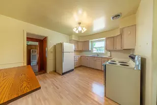 223 Central Ave N, Wayzata, MN 55391 - Photo 9