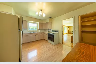 223 Central Avenue N, Wayzata, MN 55391 - Photo 11