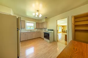 223 Central Ave N, Wayzata, MN 55391 - Photo 11