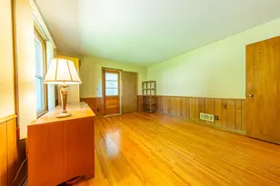 223 Central Ave N, Wayzata, MN 55391 - Photo 27